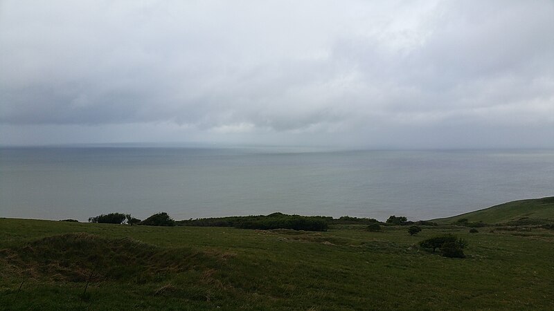 File:Le Cap Blanc Nez, entre Terre et Mer.jpg