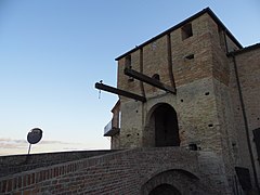 Torre Portaia d'ingresso al castello di Mondaino.jpg