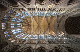 Chœur de la cathédrale Saint-Pierre de Beauvais.