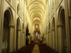 Intérieur, élévation de la nef.