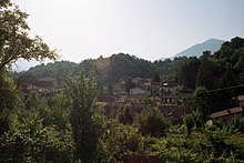 Pescorocchiano Frazione Torre di Taglio con Monte tra le Serre.jpg