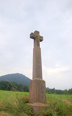 Croix sous la roche des Hauts Champs.