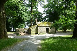 National Trust bothy - geograph.org.uk - 5803280.jpg