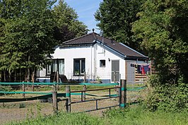 Het nog bestaande bijgebouw van het station