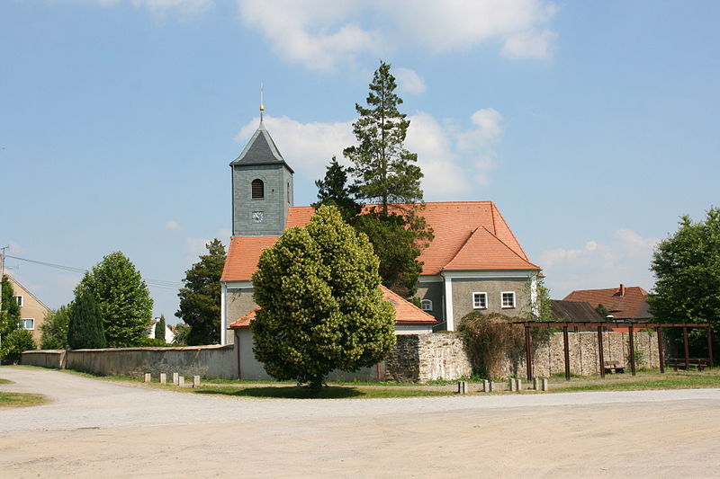 File:Guttau - Am Auewald - Kirche 06 ies.jpg