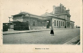 Le bâtiment voyageurs.