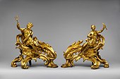 Pereche de apărători de șemineu franceze rococo; circa 1750; bronz doré; primul: 52,7 x 48,3 x 26,7 cm, al doilea: 45,1 x 49,1 x 24,8 cm; Muzeul Metropolitan de Artă