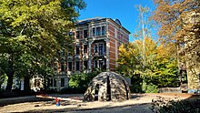 ein städtischer Spielplatz