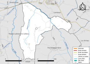 Carte en couleur présentant le réseau hydrographique de la commune