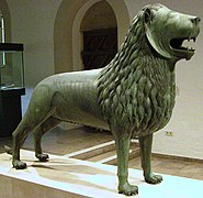 El León de Braunschweig, 1166, la primera figura hueca de bronce fundido desde la Antigüedad.