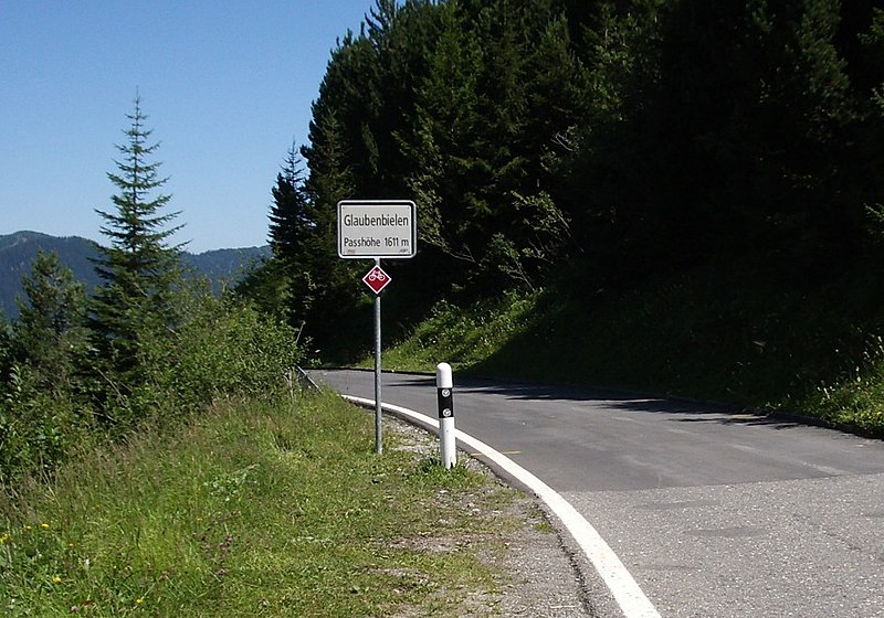 File:Glaubenbielenpass.JPG