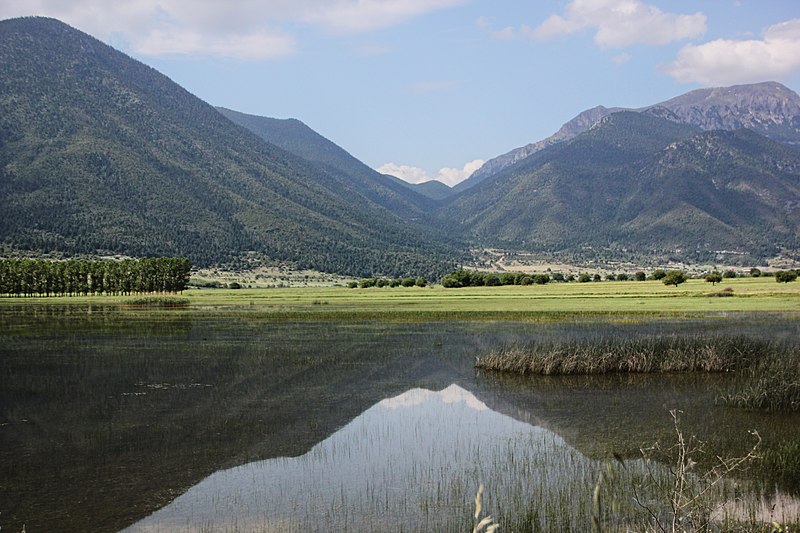 File:2 stymphalia lake.jpg