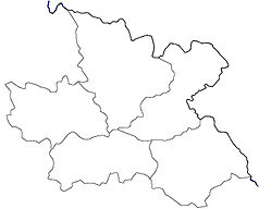 Mapa konturowa kraju hradeckiego, na dole znajduje się punkt z opisem „Hradec Králové”