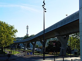 Viaduc à proximité de la station Beaulieu Université.