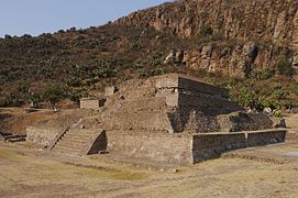 Huapalcalco (Pyramid) Archaeological Site.jpg