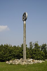 Irminsul-Nachbildung auf der Bornhöhe in Harbarnsen-Irmenseul