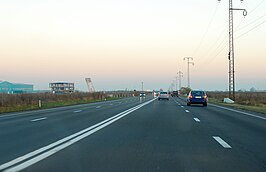 DN1 op het parallelle teken van 45 graden ten noorden van Ploiesti