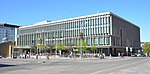 Stadsbiblioteket från Götaplatsen (april 2014).