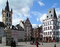 La piazza del Mercato di Treviri (Hauptmarkt).