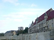 Le palais de justice et les remparts nord.