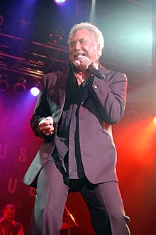 Tom Jones en la jaro 2009