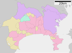 Mapa konturowa Kanagawy, blisko dolnej krawiędzi po lewej znajduje się punkt z opisem „Yugawara”