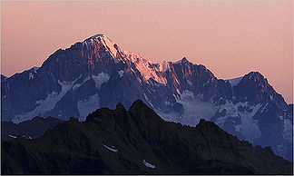 Mont Blanc, italienische Seitn. Rechts Mont Maudit und Mont Blanc du Tacul.