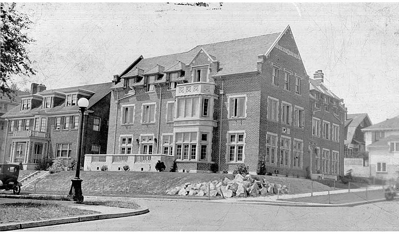 File:Chi Omega Sorority at the University of Washington, probably 1925 (SEATTLE 2529).jpg