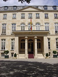 Portico of the Hôtel Beauharnais, Paris, by L.E.N. Bataille, c.1804[14]