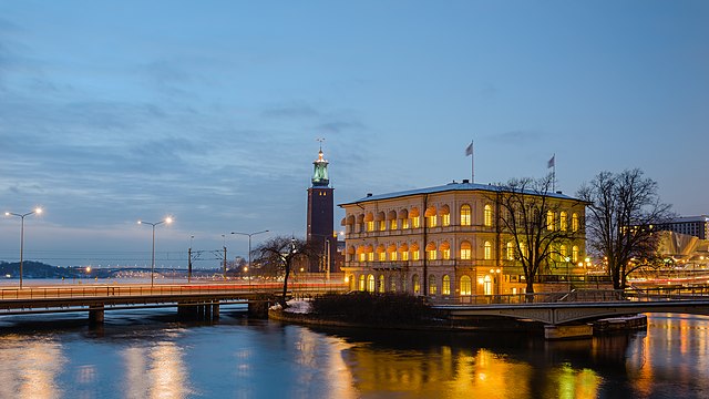 Strömsborg and Stockholms Stadshuset (city hall) seen from Vasabron.