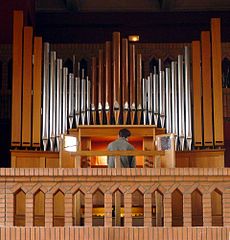 Orgue de tribune.