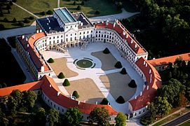 Eszterháza o Palacio Esterházy en Fertőd (tipo Eszterháza).