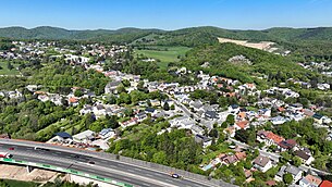 Ostsüdostansicht des nördlich der A21 gelegenen Teils von Gießhübl