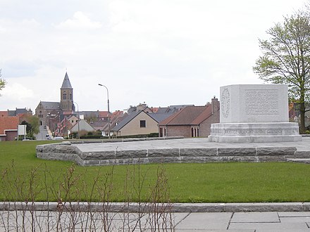 Ar monumant kanadian e Crest Farm el lec'h bet tapet gant ar 72nd Battalion (Seaforths) Canadian Expeditionary Force (CEF), hag ar gêriadenn