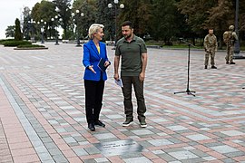 Ursula von der Leyen et Volodymyr Zelensky sur la Voie du Courage.