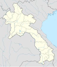 Mapa konturowa Laosu, blisko lewej krawiędzi u góry znajduje się punkt z opisem „HOE / OUI,”