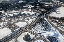 Diagram of a partial cloverleaf highway interchange