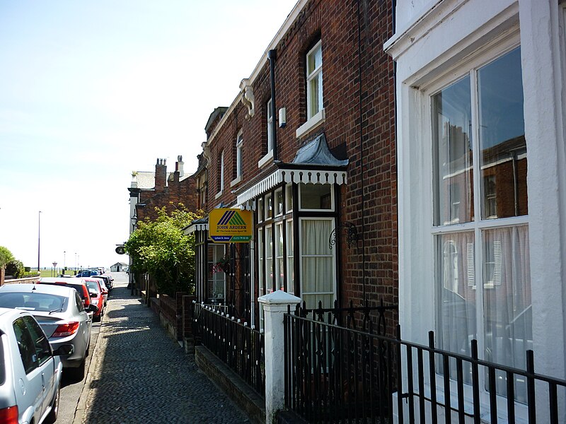 File:Bath Street - geograph.org.uk - 3186307.jpg