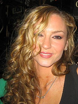 L'actrice Drea de Matteo, interprète d'Angie Bolen.