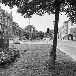 Parklaan ter hoogte van de Kruisweg, richting Kenaupark (1980)