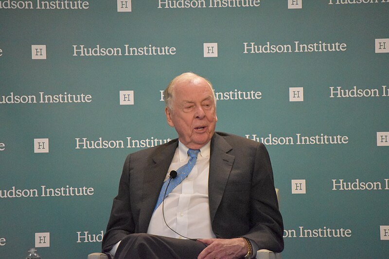 File:T. Boone Pickens discusses the impact of shale natural gas on the American economy at the Hudson Institute on 6 April 2016 - 31.jpg