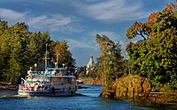 Sant Nicolau Skete a l'illa Valaam al llac Ladoga i un petit vaixell