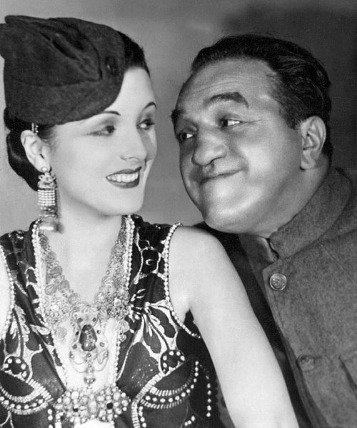 File:Mary Astor-Louis Wolheim in Two Arabian Knights.jpg