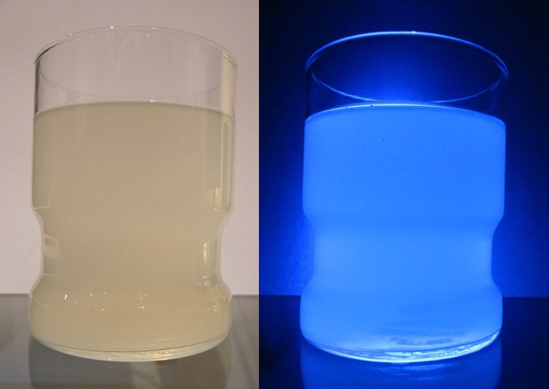 File:Bitter Lemon Normal- und UV-Licht.jpg