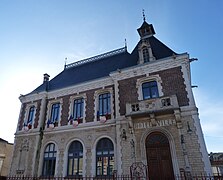 Hôtel de Ville de Saint-Florentin, Yonne, France.jpg