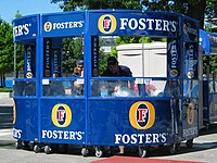 Кіоск з продажу Foster's у США.