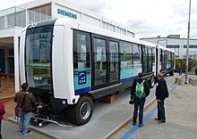 Photo de la rame numéro 55 exposée en extérieur lors de l'édition 2018 du sallon InnoTrans à Berlin.