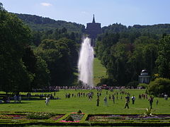 Vue de la fontaine et de l'Herkules depuis le château.