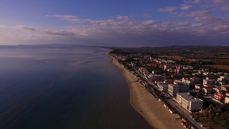 File:Follonica beach part one (31991327216).jpg