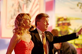 Vanna White and Pat Sajak, 2006 edit.jpg